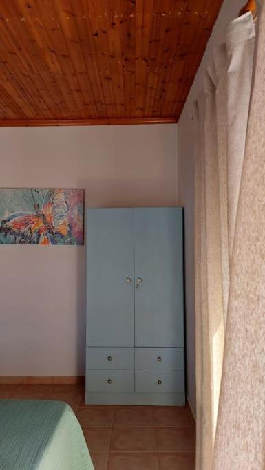 Colorful 2-Bedroom House In Gaios Exterior photo