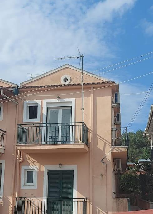 Colorful 2-Bedroom House In Gaios Exterior photo